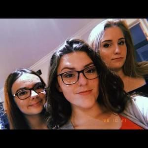 Meet your Posher, Kira